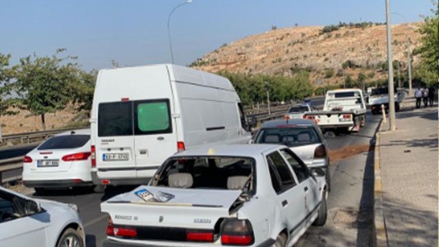 AKABE TOKİ’DE MADİ HASARLI KAZA!