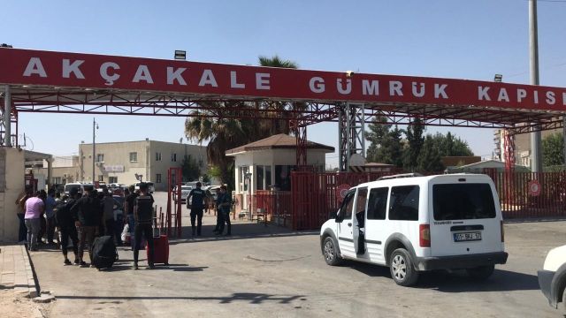 AKÇAKALE’DEN SURİYE’YE GÖNÜLLÜ DÖNÜŞ