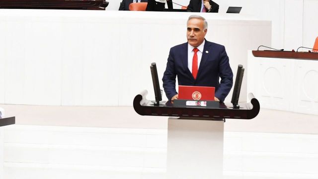 AYDINLIK, URFA’DAKİ ‘PTT KUYRUKLARI’ SORUNU ANKARA’YA TAŞINDI!