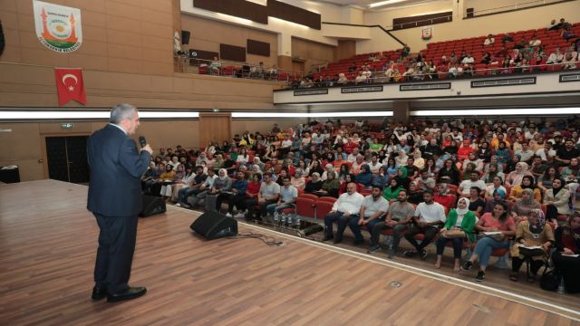 BAŞKAN BEYAZGÜL, ÖĞRENCİLERLE BİR ARAYA GELDİ