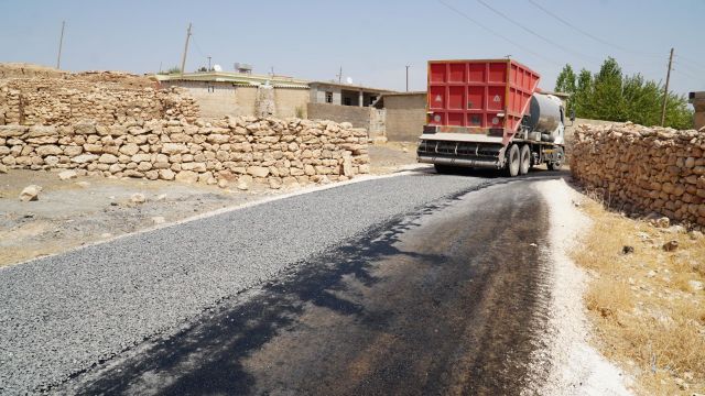 BAŞKAN CANPOLAT SÖZ VERMİŞTİ, ASFALT ÇALIŞMALARI BAŞLADI