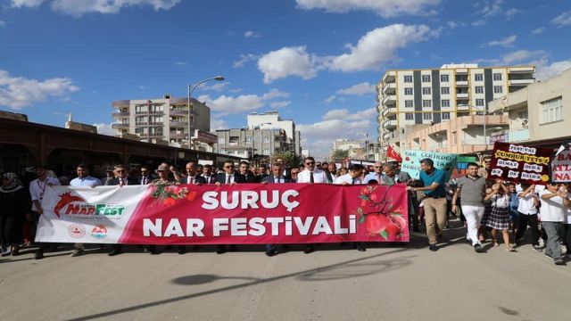 SAĞLIK ÇALIŞANLARI NAR FESTİVALİNDE KURDUKLARI STANT İLE İLGİ ODAĞI OLDULAR