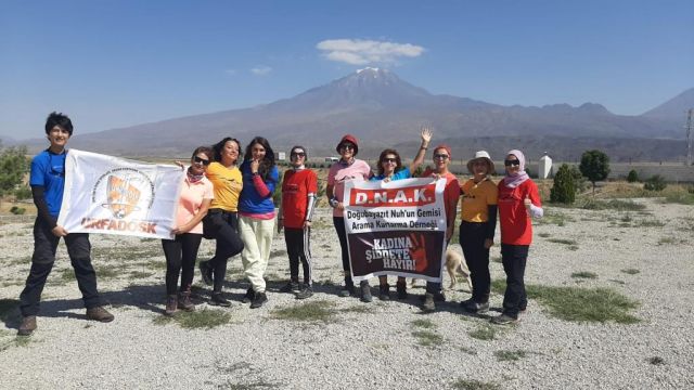 URFADOSKLU KADIN DAĞCI AĞRI DAĞI "KADINA ŞİDDETE HAYIR" TIRMANIŞI’NA KATILDI