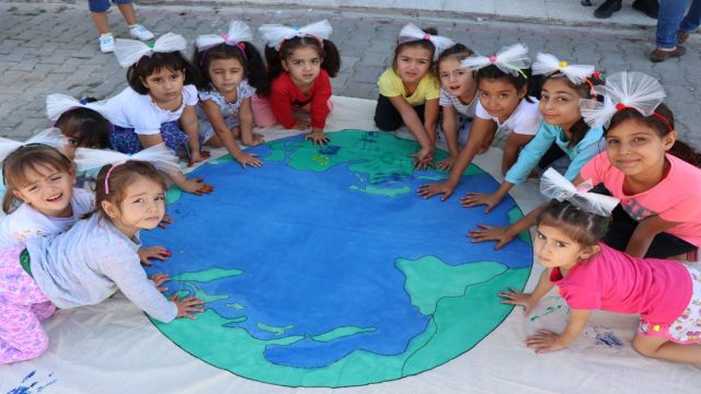 11 Ekim Dünya Kız Çocukları Günü, Şanlıurfa Büyükşehir Belediyesi tarafından düzenlenen çeşitli etkinliklerle kutlandı.