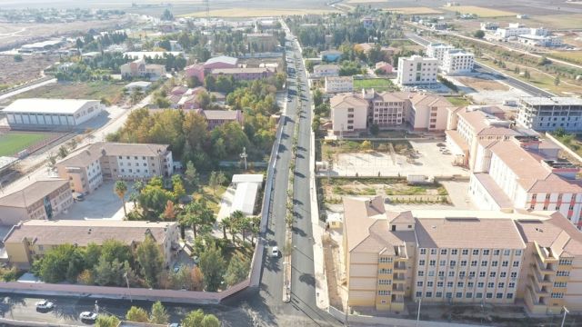 HARRAN’DA SICAK ASFALT ÇALIŞMLARI DEVAM EDİYOR