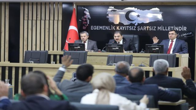 BAŞKAN CANPOLAT: HALİLİYE BELEDİYESİ KENDİ MÜLK ARAÇLARIYLA SAHADA OLACAK