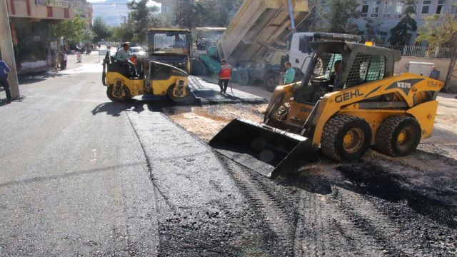 HALİLİYE MERKEZ VE KIRSALDA HUMALI YOL ÇALIŞMALARI SÜRÜYOR