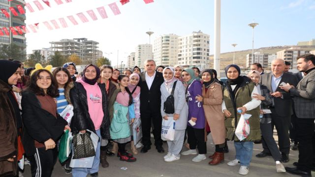 BAŞKAN BEYAZGÜL’DEN KİTAP FUARINA DAVET