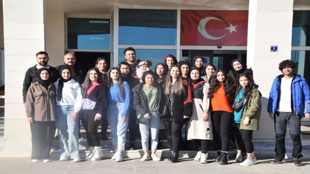 POLİS ADAYI GENÇ KIZLAR VİRANŞEHİR BELEDİYESİNCE HATAY’A UĞURLANDI