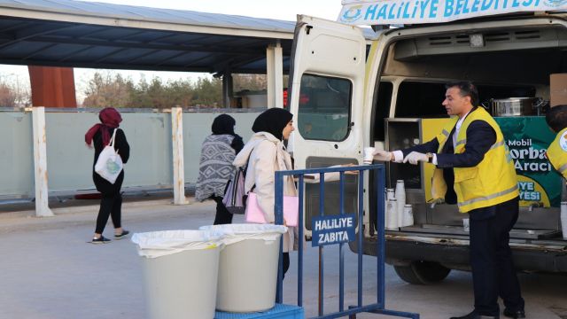 BAŞKAN CANPOLAT’IN GENÇLERE SÖZÜYDÜ, ÇORBA İKRAMI BAŞLADI