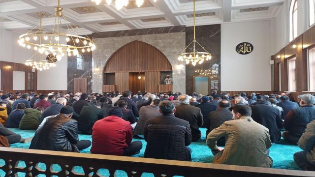 HACI HALİL KAYMAZ VE HACI ABBAS DENİZ CAMİİ DUA'LARLA İBADETE AÇILDI