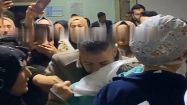 URFA’DA 18 YILLIK ÇOCUK HASRETİNİ SONLANDIRAN BEBEK ZILGITLARLA KARŞILANDI