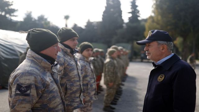 DEPREM BÖLGESİNDEKİ ASKERLERE 'SILA İZNİ' VERİLDİ!