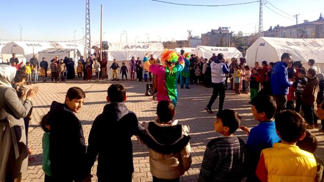 DEPREMİN VURDUĞU URFA’DA ÇOCUKLAR İÇİN ETKİNLİK!