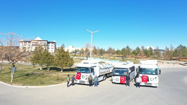 HARRAN ÜNİVERSİTESİ’NİN BİR YARDIM KONVOYU DAHA DEPREM BÖLGESİNE GÖNDERİLDİ