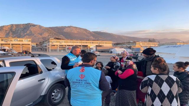 MÜFTÜLÜK DEPREM SÜRECİNDE BİNLERCE VATANDAŞA ULAŞTI