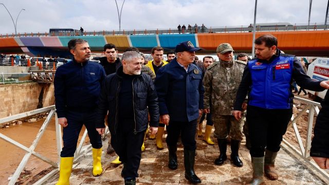 Bakan Akar Urfa’da