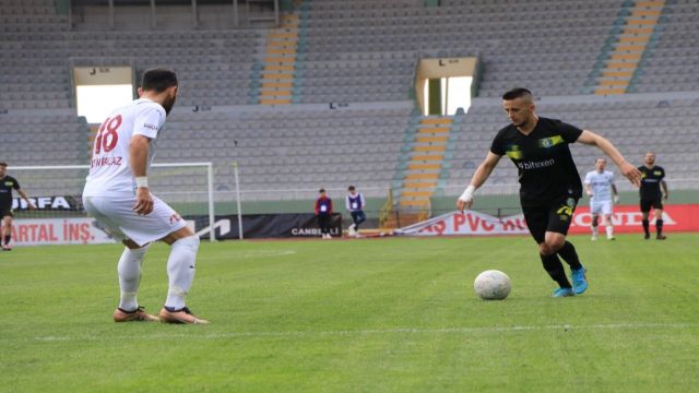 Ceylanlar evinde farklı kazanıyor: 8-0