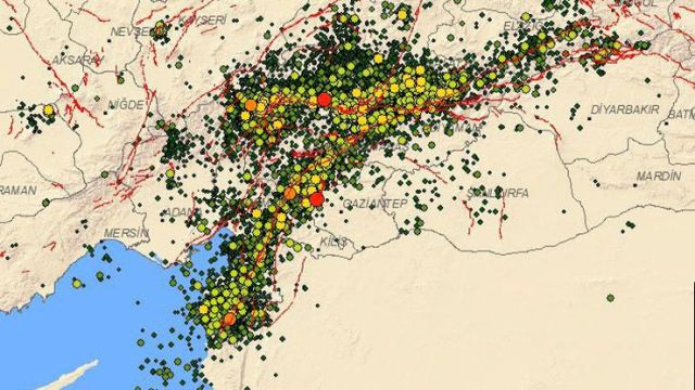 Deprem bölgesi sallanmaya devam ediyor: Artçı depremlerin sayısı açıklandı!