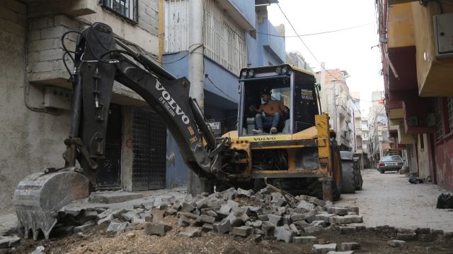 EYYÜBİYE’DE DOĞALGAZ ULAŞTIRILAN MAHALLELER YENİLENİYOR