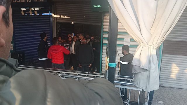 Kapaklı Pasajı esnafı tepkili: Ya açın ya yıkın