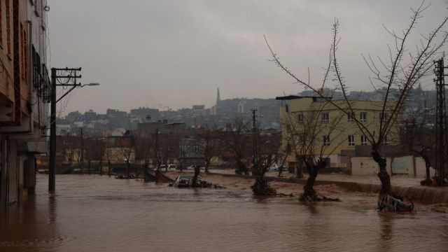 Şanlıurfa'da okullar 1 gün daha tatil edildi