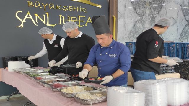 ŞANLIURFA’DA SELZEDE VATANDAŞLARIN İLK SAHURU BÜYÜKŞEHİRDEN