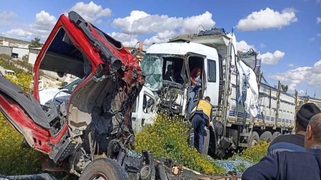 Şanlıurfa’da zincirleme trafik kazası: 2 ölü, 4 yaralı