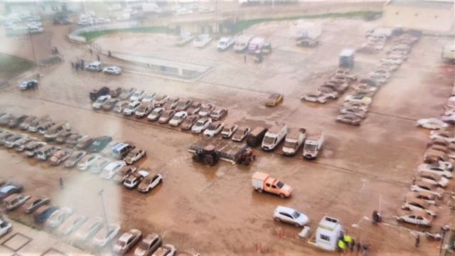 Şanlıurfa’daki otopark suyla dolmuştu! Araçlar otoparktan çıkarılıyor!