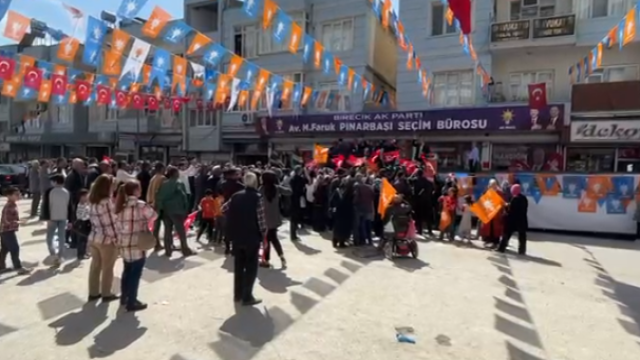 AK Parti'nin Birecik'teki seçim bürosunun açılışındaki katılımın azlığı dikkat çekti