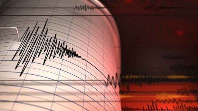 Elazığ'da gece yarısı korkutan deprem! Urfa’da da hissedildi