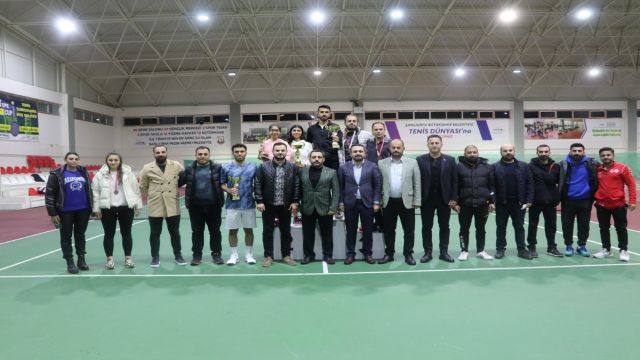 Kurtuluş tenis turnuvası sona erdi