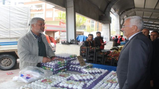 Şanlıurfa Yeniden Refah Partisi Milletvekili Adayı Yavuz esnafla iç içe