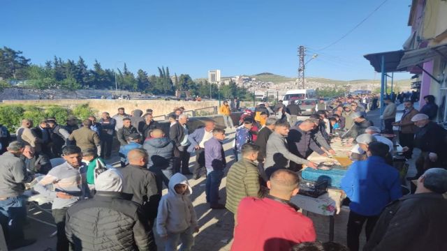 Urfa’da bayramda binlerce kişiye tirit ikramı