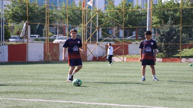 Urfa’ya gelen Hataylı kardeşler depremin yaralarını sporla sarıyor