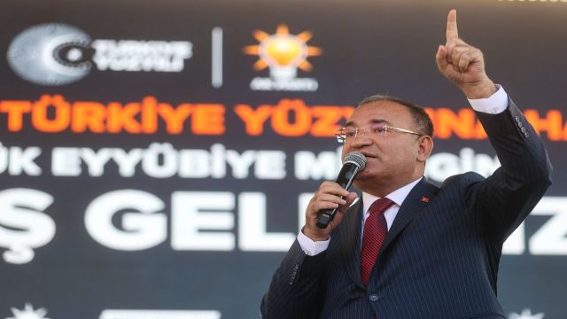 Bekir Bozdağ’dan Urfa’ya yatırım çağrısı