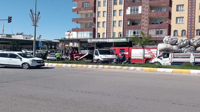 Eyyübiye’de trafik ışıklarında feci kaza!