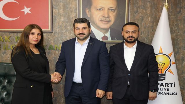 Gelecek Partisi Yönetim Kurulu Üyesi AK Parti Saflarına Katıldı