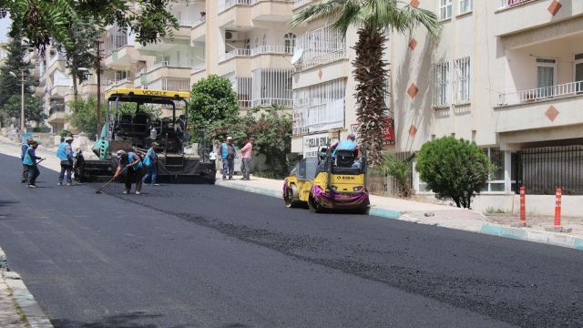 Haliliye’de sıcak asfalt çalışmaları devam ediyor