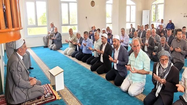 Suruç’ta yapımı tamamlanan cami ibadete açıldı