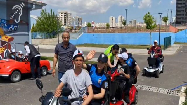 Urfa polisinden engellilere özel etkinlik