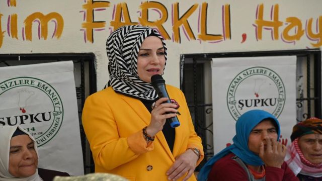 Urfa Valisi'nin eşi Akkiraz Ayhan fenilketonüri hastası çocuklarla kahvaltı yaptı