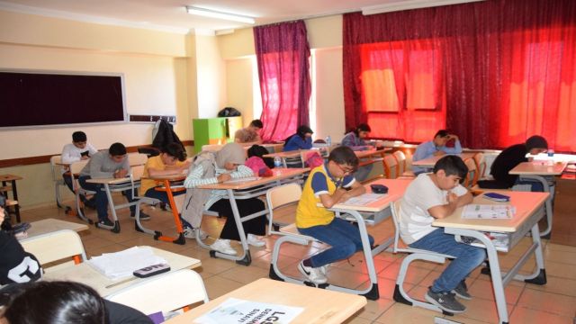 Viranşehir Belediyesinden LGS’ye hazırlanan öğrencilere destek