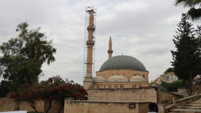 Büyükşehir Belediyesinin Dergah Camii’ndeki onarımı sürüyor