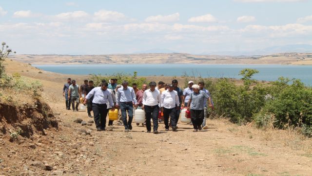 HÜDA PAR'DAN HİLVAN VE SİVEREKLİ ÇİFTÇİLER İÇİN FARKINDALIK ÇALIŞMASI