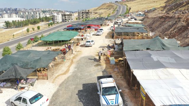 KARAKÖPRÜ'DE KURBAN SATIŞ VE KESİM YERLERİ BELİRLENDİ