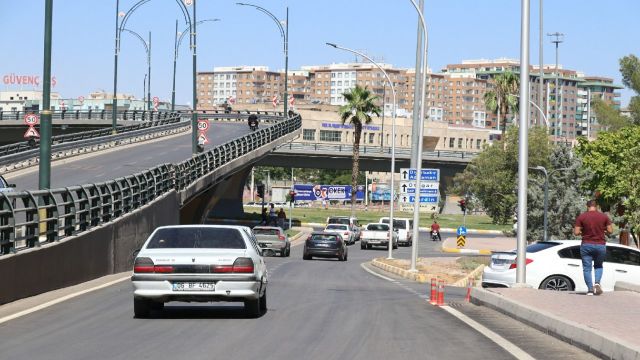 ABİDE KÖPRÜLÜ KAVŞAĞI KENT TRAFİĞİNİ RAHATLATTI