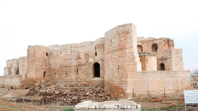 ARALARINDA URFA DA VAR! TARİHİ YAPILARIN İNŞASINA BAŞLANIYOR