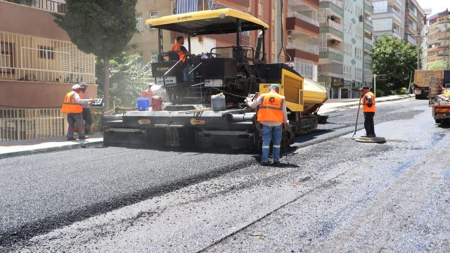 HALİLİYE’DE SICAK ASFALTLA YOLLLAR DAHA KONFORLU