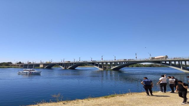 SERİNLEMEK İÇİN FIRAT NEHRİ'NE GİREN ÇOCUK BOĞULDU